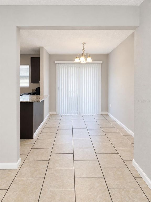 Image 4 of property listing at 2771 L B MCLEOD ROAD A, Orlando, FL 32805