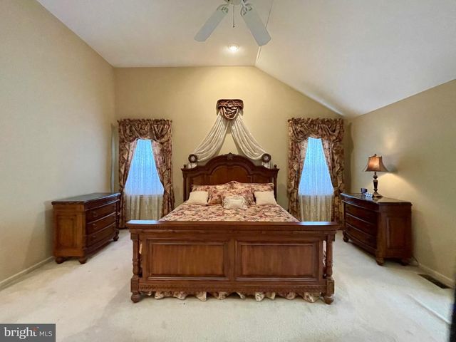 1 EAGLEVIEW LN, Schwenksville, PA 19473