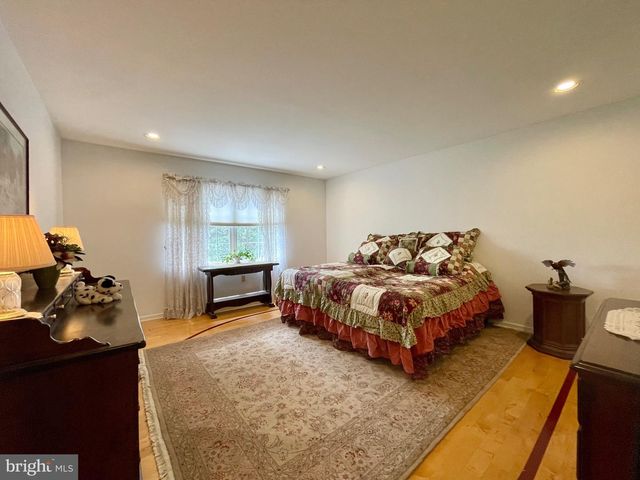 1 EAGLEVIEW LN, Schwenksville, PA 19473