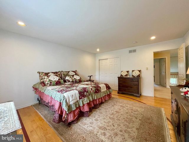 1 EAGLEVIEW LN, Schwenksville, PA 19473