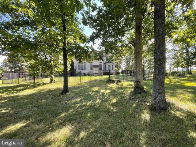 1 EAGLEVIEW LN, Schwenksville, PA 19473