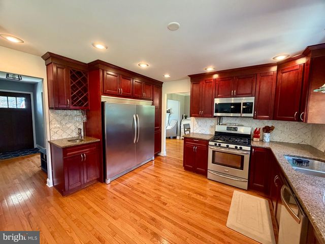 5 PRINCESS AVE, Marlton, NJ 08053