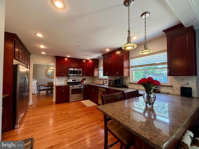 5 PRINCESS AVE, Marlton, NJ 08053