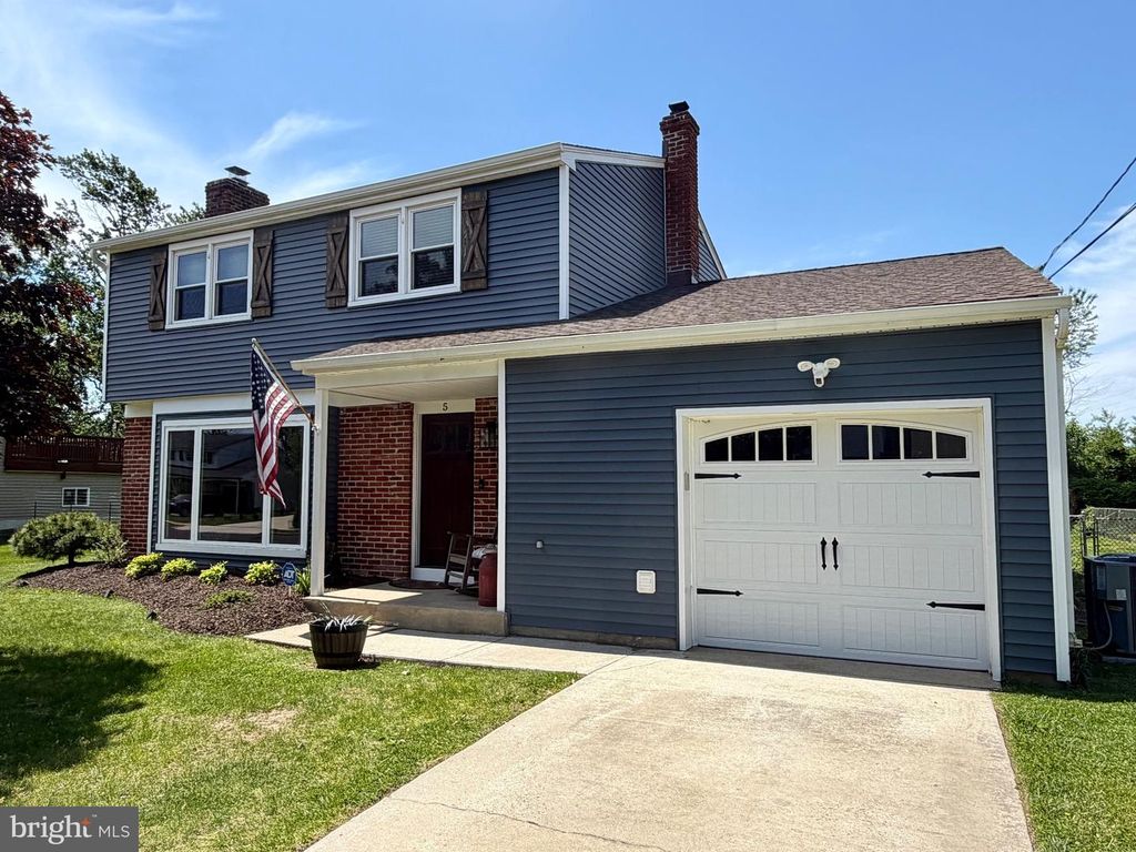 5 PRINCESS AVE, Marlton, NJ 08053