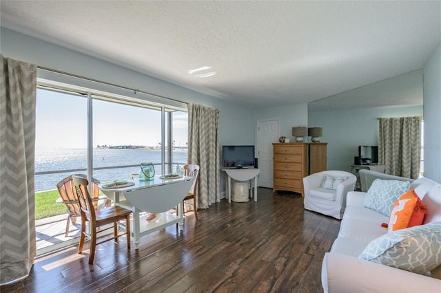 2566 GARY CIRCLE 3, Dunedin, FL 34698