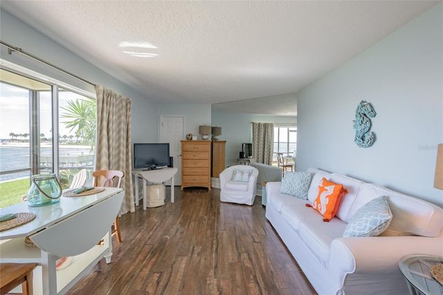 2566 GARY CIRCLE 3, Dunedin, FL 34698