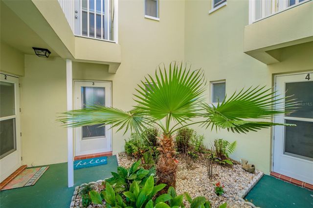 2566 GARY CIRCLE 3, Dunedin, FL 34698