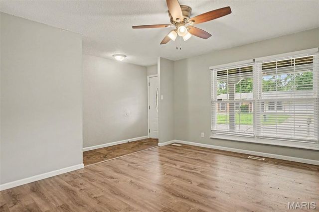 11748 Vizcuya Court, Florissant, MO 63033
