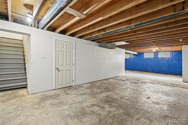 11748 Vizcuya Court, Florissant, MO 63033