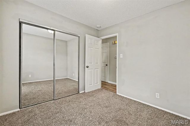 11748 Vizcuya Court, Florissant, MO 63033