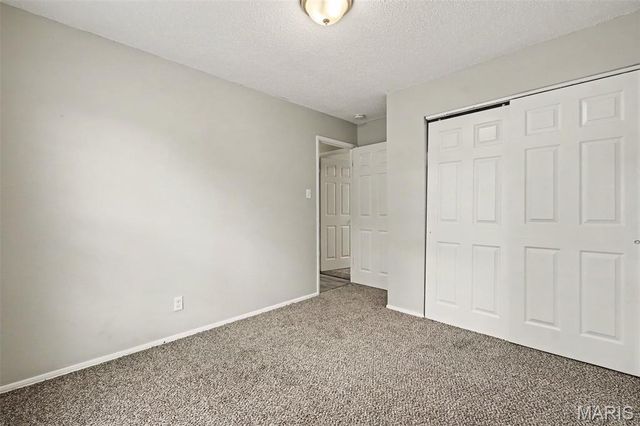 11748 Vizcuya Court, Florissant, MO 63033