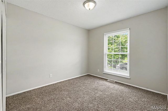 11748 Vizcuya Court, Florissant, MO 63033