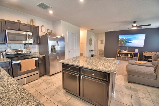 542 Eagle Landing Boulevard, Winter Haven, FL 33880