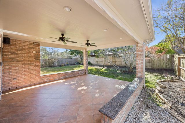 3002 Autumn Cove Court, Friendswood, TX 77546