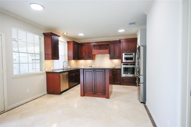 3002 Autumn Cove Court, Friendswood, TX 77546