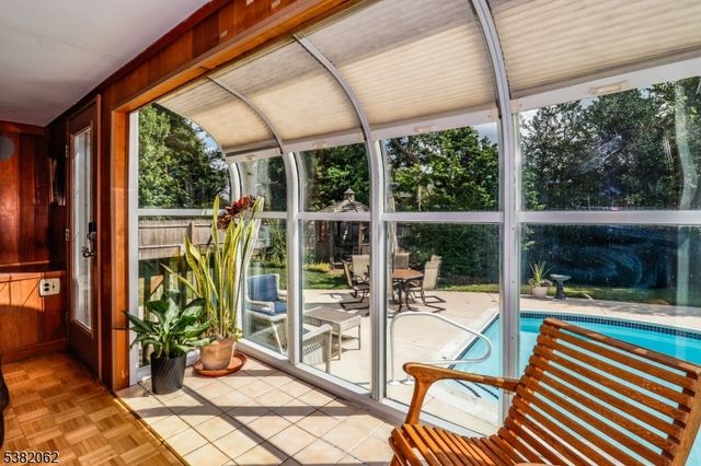 12 Buchanan Rd, Metuchen Boro, NJ 08840