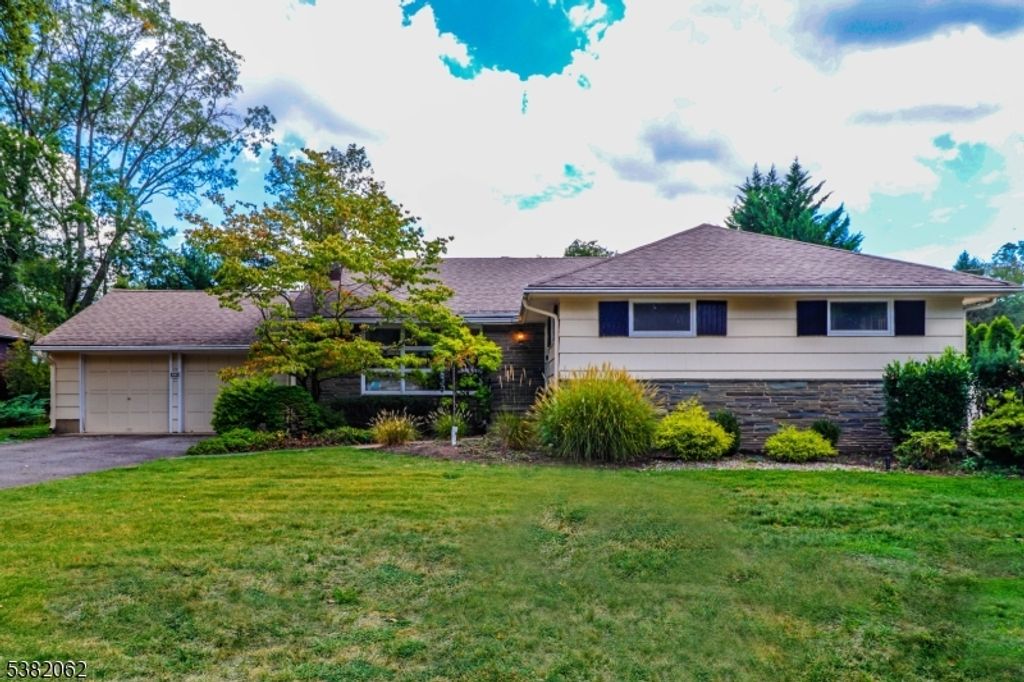 12 Buchanan Rd, Metuchen Boro, NJ 08840