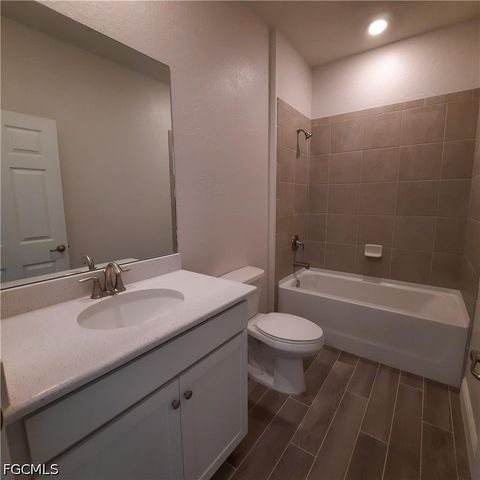 4102 NW 26th ST, Cape Coral, FL 33993