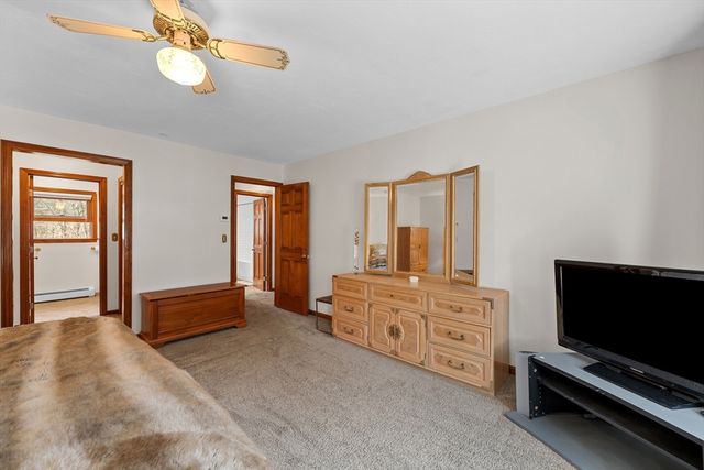 39 Hillside Dr, Sturbridge, MA 01566
