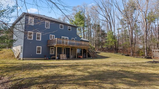 39 Hillside Dr, Sturbridge, MA 01566