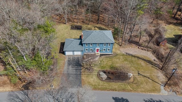 39 Hillside Dr, Sturbridge, MA 01566
