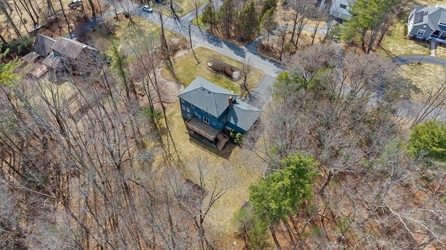 39 Hillside Dr, Sturbridge, MA 01566