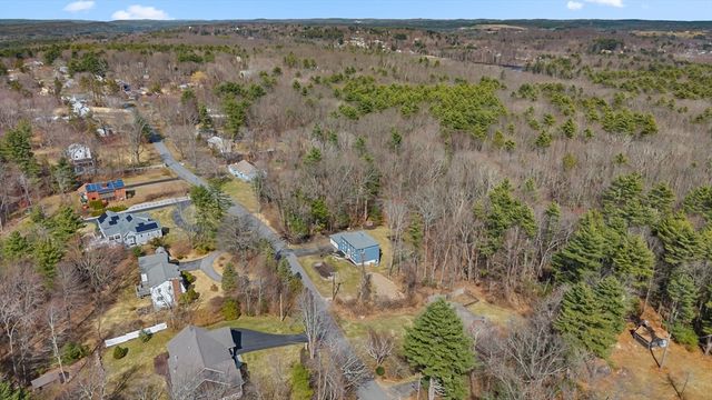 39 Hillside Dr, Sturbridge, MA 01566