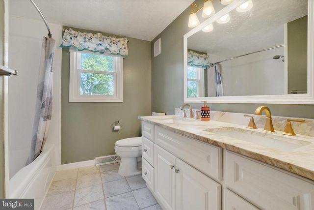 259 NOLLYN DR, Dallastown, PA 17313
