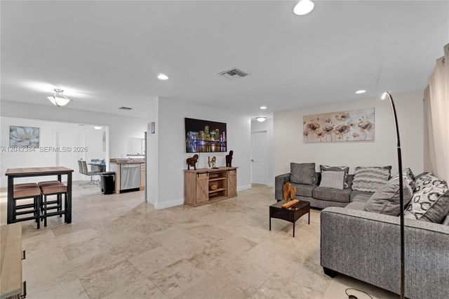 3338 Taft St, Hollywood, FL 33021