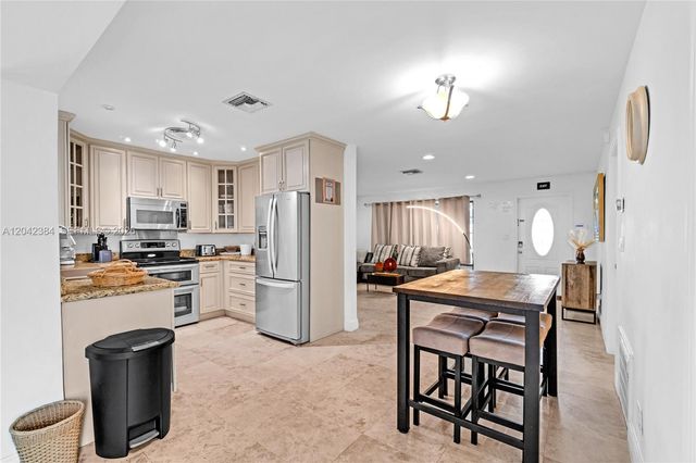 3338 Taft St, Hollywood, FL 33021