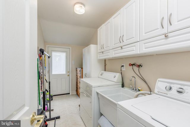 507 PERRY DR, Mt Laurel, NJ 08054
