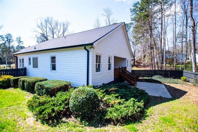 108 Hunter Way, Carrollton, GA 30116