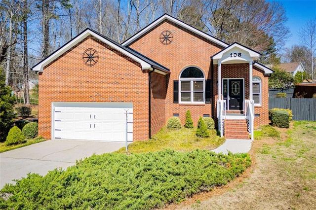 108 Hunter Way, Carrollton, GA 30116