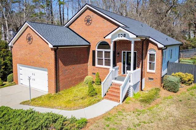 108 Hunter Way, Carrollton, GA 30116