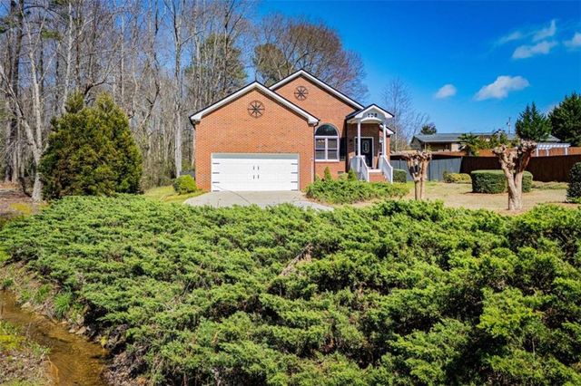 108 Hunter Way, Carrollton, GA 30116