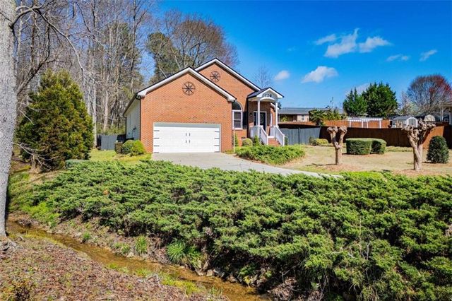 108 Hunter Way, Carrollton, GA 30116