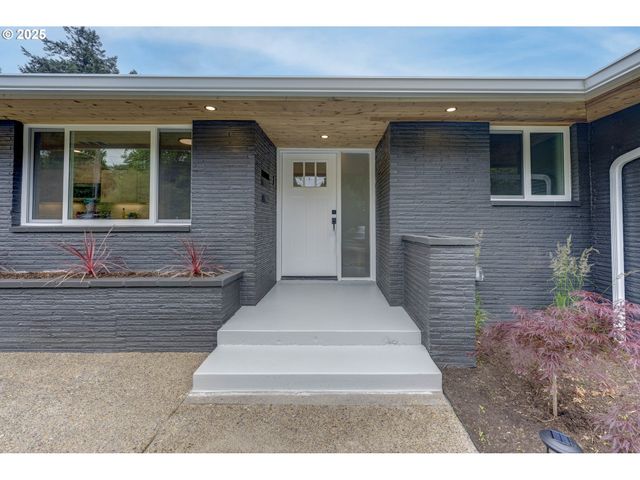 5775 Se CESAR E CHAVEZ Blvd, Portland, OR 97202