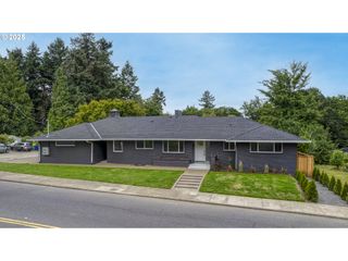 5775 Se CESAR E CHAVEZ Blvd, Portland, OR 97202