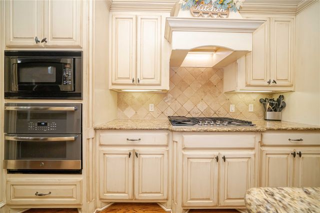 7913 Forest View Court, North Richland Hills, TX 76182