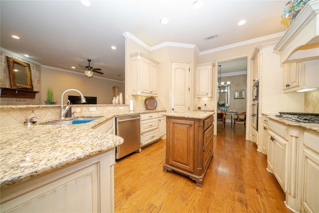 7913 Forest View Court, North Richland Hills, TX 76182