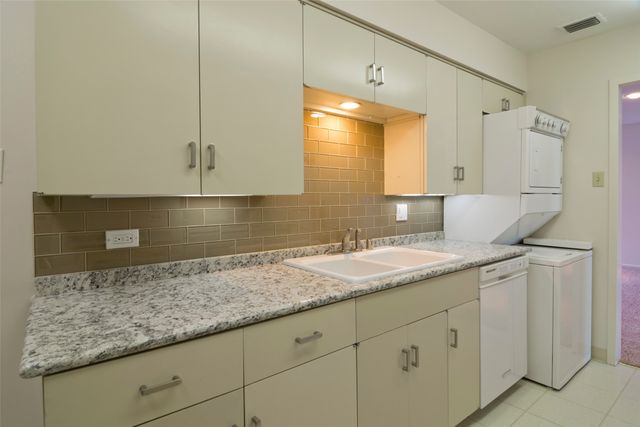 6335 W Northwest Highway 913, Dallas, TX 75225
