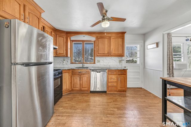 39 Zephyr Road, Trumbull, CT 06611