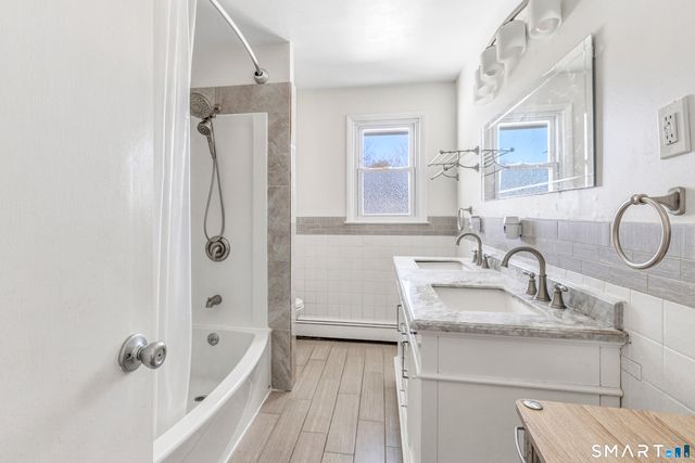 39 Zephyr Road, Trumbull, CT 06611