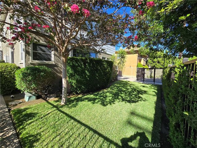 10939 1/2 Moorpark, Toluca Lake, CA 91602