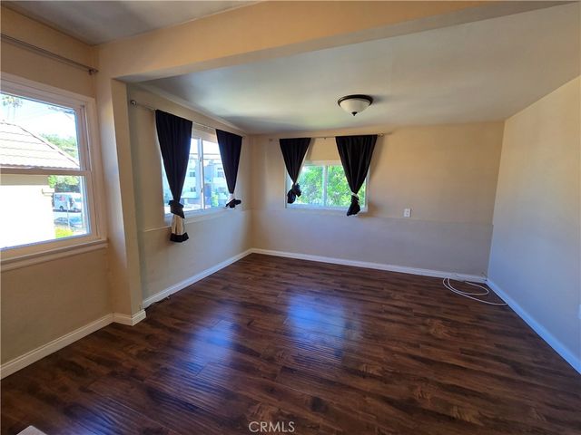10939 1/2 Moorpark, Toluca Lake, CA 91602