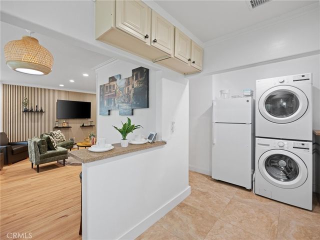 2300 W Century Boulevard, Inglewood, CA 90303