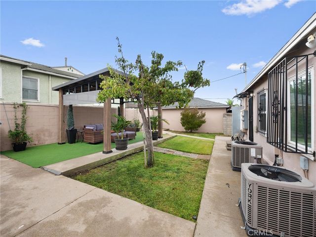 2300 W Century Boulevard, Inglewood, CA 90303