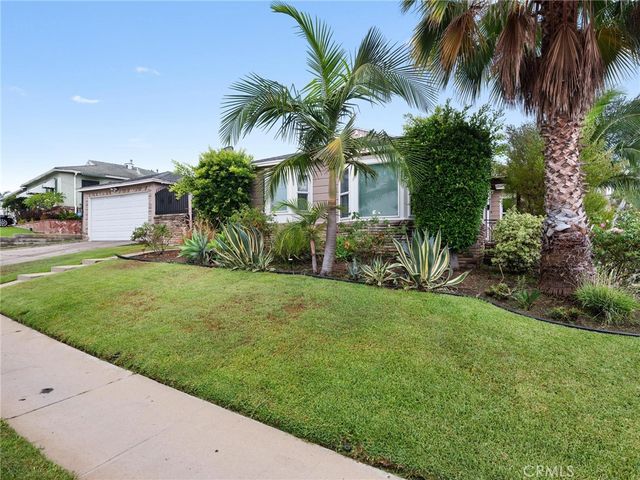 2300 W Century Boulevard, Inglewood, CA 90303
