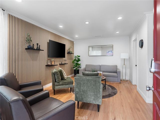 2300 W Century Boulevard, Inglewood, CA 90303