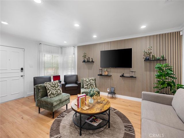 2300 W Century Boulevard, Inglewood, CA 90303
